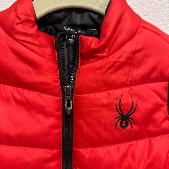Boys spyder red vest  with black trim in a size 4t - Picture 3 of 4
